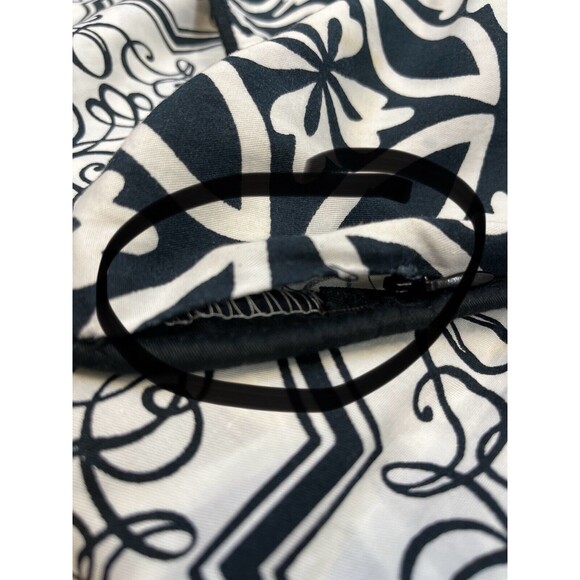 2 Noble Excellence Euro Sham Black & White Geometric. Reversible  26”x26” Square - Picture 9 of 10